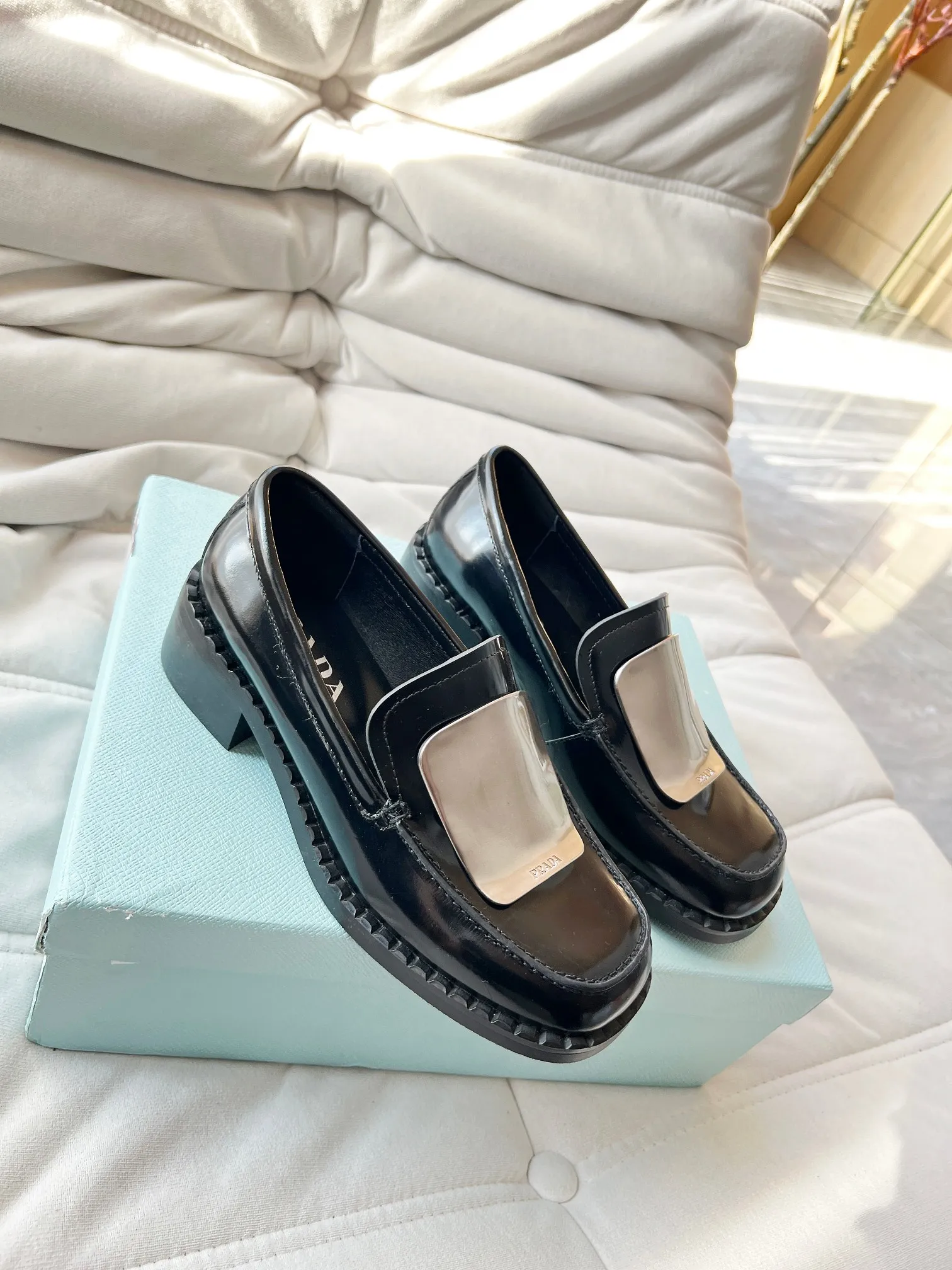 👟👟Ex-factory price 560👟👟 Prada’s new spring and summer women’s clothing｜Absolutely beautiful🥰Exception! Extra number! Anita will continue to update the latest SS25 catwalk pre-sale models, with novel logos as soul mates. Full of fun ~ Adhering to the trend-setting vane, you must believe in Prada's ability to capture fashion. 35-42 yards